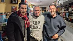 Xavier Rodrguez Barrio, Xos Manuel Vzquez Saa e Xulio Pardo de Neyra, durante a xornada inaugural de 1/2 hora de poesa na taberna literaria A despensa do Saa, en Lugo.