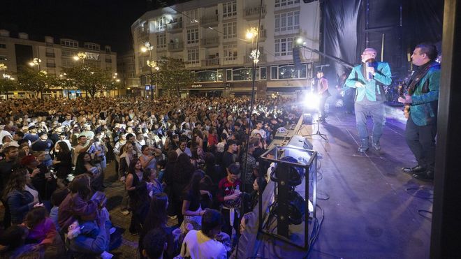 Concierto de R&aacute;faga en las Festas da Xunqueira de Cee