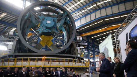 El fundador de Asturfeito, Belarmino Feito, durante su intervencin en la visita que realiz hoy el presidente del Principado, Javier Fernndez, al centro de produccin de Asturfeito en Avils, para conocer el proyecto que la compaa asturiana de bienes de equipo est desarrollando en torno al Gran Telescopio de Rastreo Sinptico, LSST. Se trata de una pieza de 17 metros de altura, 16 de ancho, y casi 400 toneladas, que ser traslada este ao a Chile, donde su objetivo ser hacer una observacin del arco planetario del hemisferio sur durante diez aos