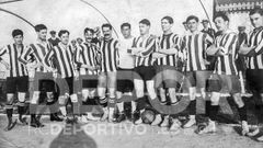 Imagen de los ganadores de la Copa Espa�a de 1912; de izquierda a derecha:  Francisco Macho, Rosendo Silva, Ram�n Portela, Manuel �lvarez, Joaqu�n Yarza, Jos� de Llano, Virgilio Rodr�guez Rinc�n, Manuel Barreiro  Guas�n , Jorge Parra, Manuel Fern�ndez y Antonio Catoira.