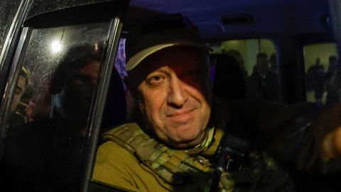 Yevgueni Prigozhin, saliendo de la ciudad de Rostov del Don el pasado s�bado