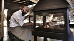 Luis Moreno en su restaurante de Allariz, Marmurio do Ro