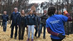 La conselleira visit a los voluntarios en Cualedro.