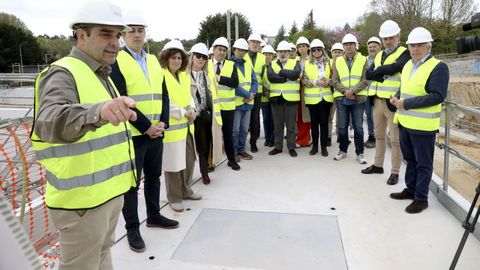 Los responsables técnicos del proyecto explicaron sus principales características a los responsables políticos que visitaron la obra