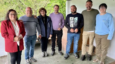 Los cosecheros premiados, con la concejala de Cultura y los dos jurados