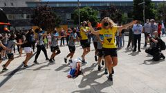 Llegada a la plaza del concello de Burela del equipo femenino de f�tbol sala como campeonas de liga