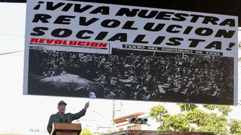 Miguel D&iacute;az-Canel, presidente de Cuba, durante su discurso con motivo de los 65.&ordm; aniversario de la proclamaci&oacute;n del car&aacute;cter socialista de la Revoluci&oacute;n cubana