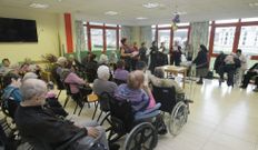 Bel�n viviente en el geri�trico de Ferreira do Valadouro. 