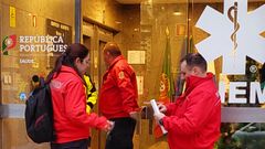 Servicio de urgencias en el centro de Oporto.