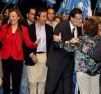 Rajoy inici� su campa�a en Zaragoza, acompa�ado de Luisa Fernanda Rudi y Floriano.