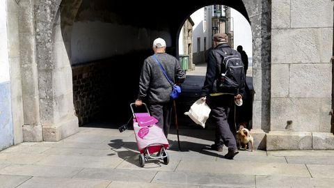 Cocina Econ�mica de Santiago reparte comida para personas necesitadas