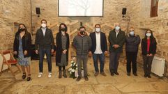 Abanico de testimonios.Abanico de testimonios. De izquierda a derecha: la joven cantante Clara Amado, que interpret� el Himno Galego al finalizar el foro; el ingeniero David Allo; la responsable del proyecto Lupo, Patricia Gonz�lez; el escultor y artesano Fabi�n Lage, el alcalde de Ponteceso, Lois Garc�a Carballido; el director de Xera, Ignacio Lema, el docente e investigador Juan F�lix Neira y la escritora Mar�a Canosa.
