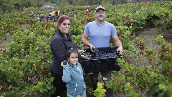 Laura Lled�n con su pareja, Marcos, y su hija, la peque�a Aria