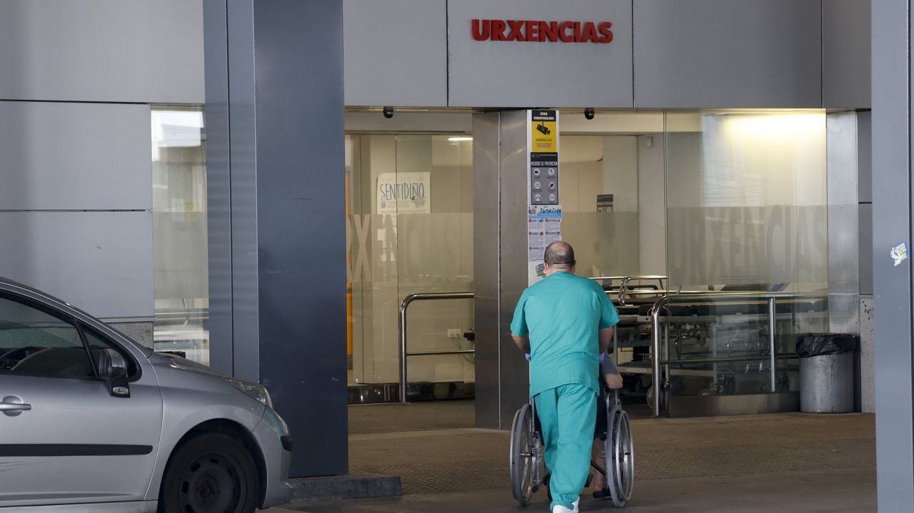 Evacuada al hospital una menor tras un atropello en la avenida de Pastoriza, en Arteixo