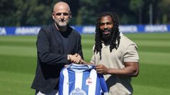 Fernando Soriano junto a Adama Traor� durante la presentaci�n del catal�n como nuevo jugador del D�por.