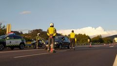 Control de la Guardia Civil en una carretera de la provincia de Pontevedra