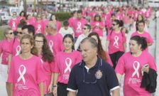 Un nutrido grupo se visti� en otras ediciones la camiseta rosa para mostrar su apoyo a la causa. 