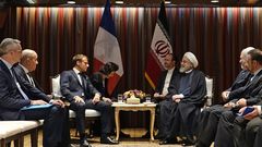 Emmanuel Macron y Hasan Rohan�, durante su reuni�n en la sede de la ONU