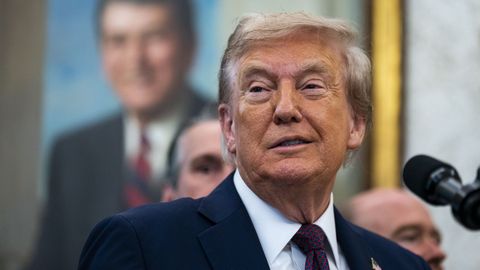 El presidente de Estados Unidos, Donald Trump,  en el despacho oval de la Casa Blanca