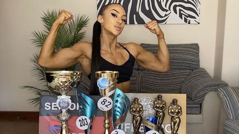 Soraya Rey con algunos de los trofeos logrados desde el 2020.