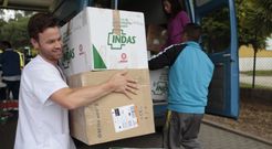 En Silleda se recogieron ayer los tapones depositados en el centro de salud. 