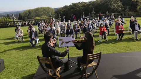 Acto de homenaje a las vctimas del franquismo celebrado este jueves en el pazo de Meirs.