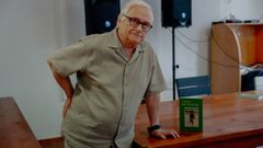 Xos� Prada, durante a presentaci�n do seu libro  � hora de contar  no Local Social de Madarn�s.