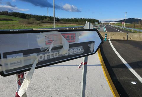 Accesos al puerto seco, todav�a sin actividad por los problemas del saneamiento. 