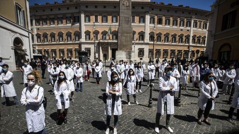 Estudiantes de medicina y m�dicos protestan en Roma por las carencias del sistema sanitario