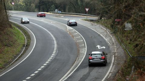 Tramo de la carretera autonómica PO-548, del Alto Cordeiro, en Pontevedra