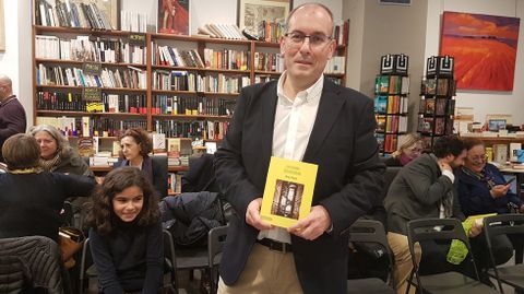 Eloy Gal�n en la presentaci�n de su libro, Las Damas Silenciosas.Eloy Gal�n en la presentaci�n de su libro, Las Damas Silenciosas