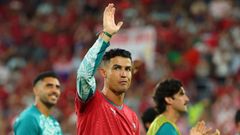 Cristiano Ronaldo, tras el partido ante Croacia, luce la pulsera en su mu�eca.