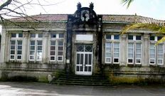 El edificio, de 1919, es de los m�s emblem�ticos de Negreira.