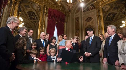 Trump, rodeado por toda su familia.
