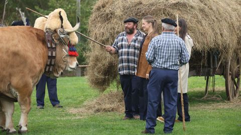 La Reina Letizia, la princesa Leonor y la Infanta Sof�a durante el acto de entrega del premio al ?Pueblo Ejemplar de Asturias 2025, a 25 de octubre de 2025, en Valdesoto, Sieto, Asturias (Espa�a). El Premio al Pueblo Ejemplar de Asturias 2025 ha sido concedido a la parroquia de Valdesoto, que pertenece al concejo asturiano de Siero