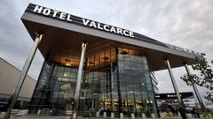 Hotel Valcarce Nar�n, frente al que ocurri� el accidente