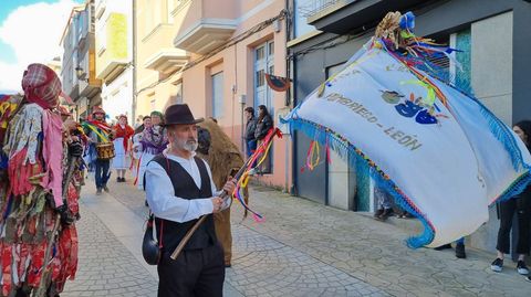 Viana acoge la mayor mascarada de la Pennsula Ibrica.Entre los participantes haba grupos asturianos.