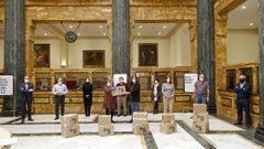 Trabajadores del Banco Sadabell de Asturias, Le�n y Galicia donan tablets a 80 familias en riesgo de exclusi�n social.