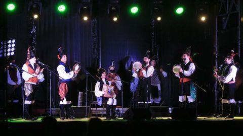 El Domingo das Mozas empez� el s�bado por la noche, con el XVIII Festival de Cultura Tradicional, que se celebr� en Augas F�rreas