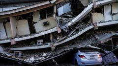 Uno de los edificios que colaps� en Penonom�, debido al fuerte terremoto registrado en Panam�.