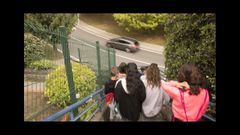 quejas de padres y madres po la velocidad de los coches en la salida de colegios.Colegio salgado Torres y Rafael Puga