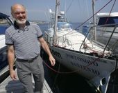 La intenci�n del navegante es emprender su pr�ximo viaje en oto�o. 