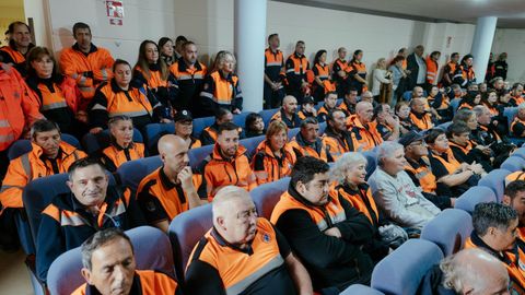 Algunos tuvieron que seguir el acto de bienvenida de pie