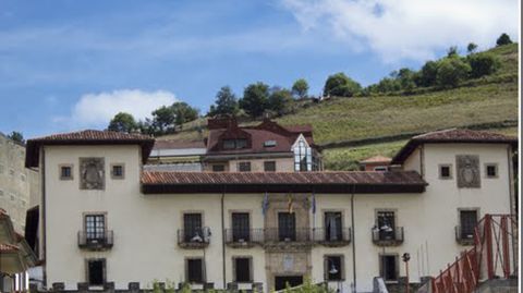 Ayuntamiento de Cangas del Narcea.