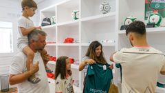 La tienda, en imagen de archivo, sigue registrando gran actividad.