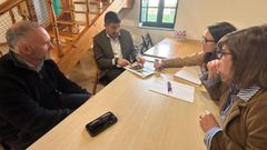 El grupo municipal socialistas se reuni�n con el delegado del Gobierno, Pedro Blanco (segundo por la izquierda)