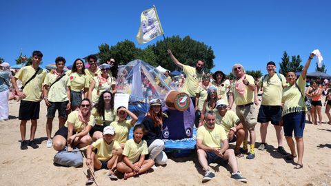 Festa da Dorna: Rejata de Embarcasi�ns feitas a machada e pan de millo na playa de Coroso