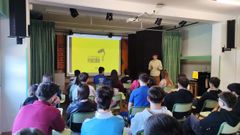 Charla sobre os Premios Fouci�o no�IES Maximino Romero de Lema