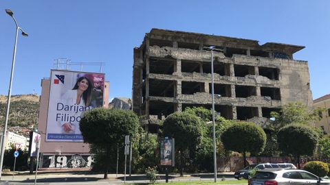 Cartel de propaganda electoral en la ciudad bosnia de Mostar.