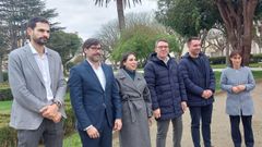 De izquierda a derecha, Pablo Fern�ndez, director xeral de Planificaci�n Enerx�tica e Minas; Emilio Brunquetas, consejero delegado de RdG; Mar�a Jos� Lorenzana, conselleira de Industria, y el alcalde de Ribadeo, el de Trabada y la alcaldesa de Barreiros, tras reunirse d�as atr�s en Ribadeo